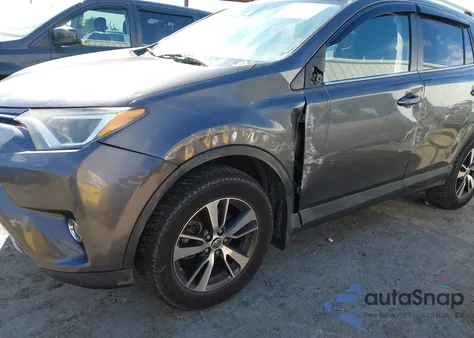 2017 Toyota Rav4 Xle z USA, uszkodzony, nr VIN 2T3RFREV4HW679325